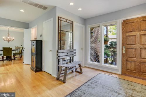 3704 Maryland St, Alexandria, VA 22309-2562