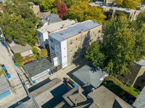 6214 Magnolia Ave, Chicago IL 60626-5306 exterior