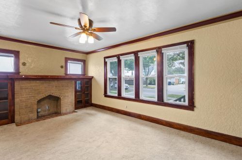 4620 28th St, Milwaukee, WI 53221-2106