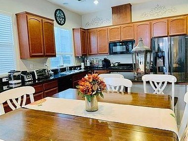 992 La Paloma St, Turlock CA 95382-0484 exterior