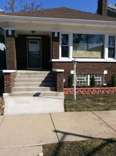 10827 Prairie Ave, Chicago, IL 60628-3620