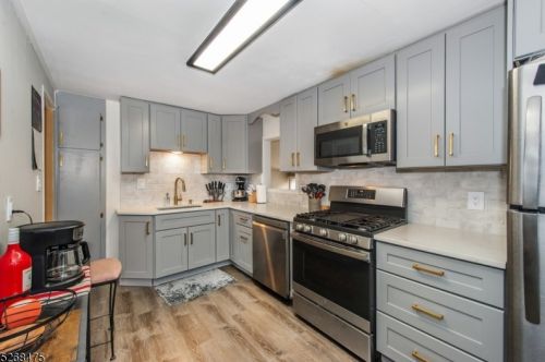 11 Duncan Ln, Rockaway NJ  07866-2807 exterior