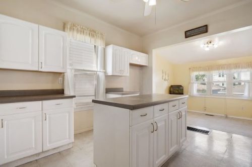 3320 Drake Ave, Chicago IL 60659-4420 exterior