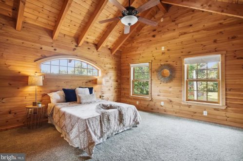 3432 Memorial St, Alexandria VA 22306-1548 exterior