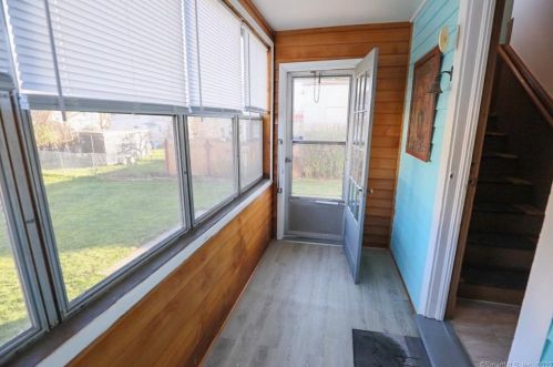 323 Oak St, New Britain CT 06051-1213 exterior