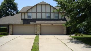 1301 Porter Cir, Blue Springs MO  64015-6380 exterior