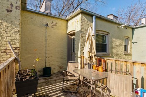 1853 Greenleaf Ave, Chicago IL  60626-2303 exterior