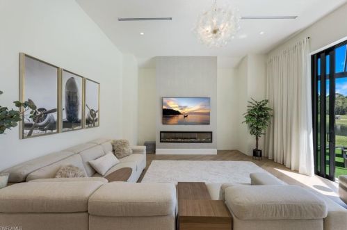 172 Cheshire Way, Naples FL 34110-4413 exterior