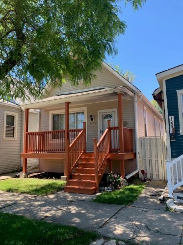 13540 Burley Ave, Chicago, IL 60633-1842