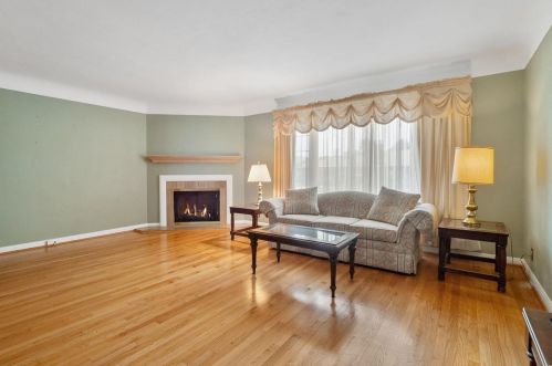 6220 Helm Dr, Saint Louis MO exterior