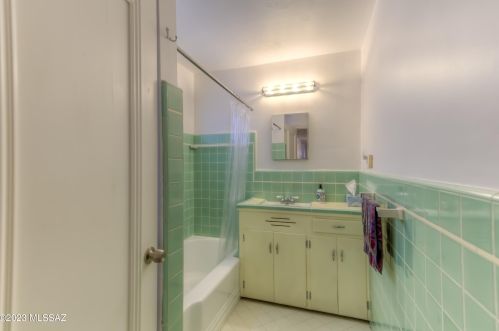 2130 Hampton St, Tucson AZ 85712-2312 exterior