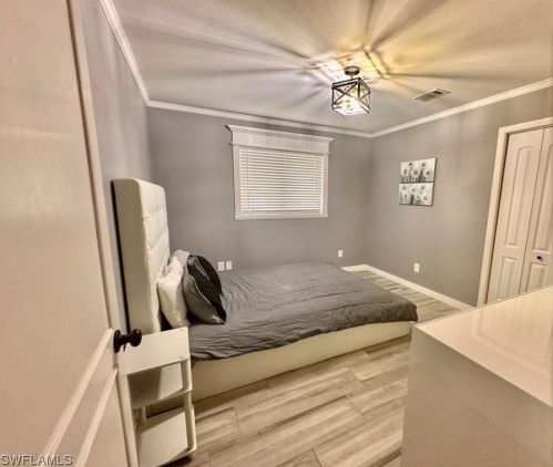 754 105 Ave, Naples FL 34108-1842 exterior