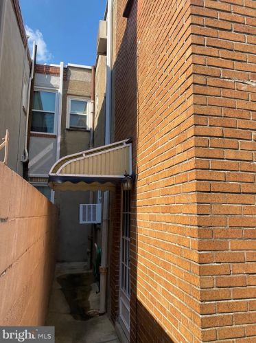 814 Dickinson St, Philadelphia PA 19147-6213 exterior