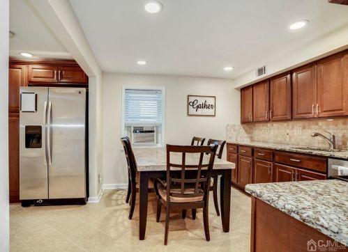 33 Coddington Ave, Avenel NJ 07001-1941 exterior