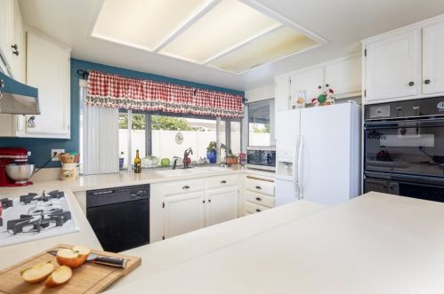 423 Cienaga Dr, Fullerton CA 92835-1103 exterior