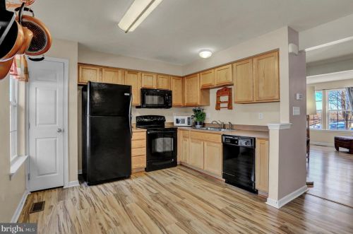 80 Frst Vw Ter, Hanover PA 17331-7449 exterior