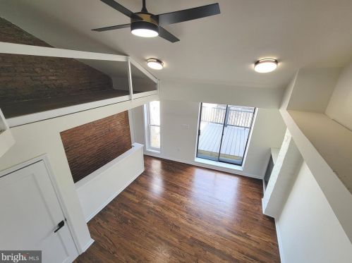 931 11 St, Philadelphia PA 19147-1901 exterior