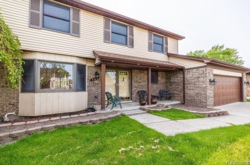 425 Rosemary St, Dearborn Heights MI  48127-3681 exterior