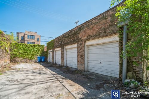 6829 Paxton Ave, Chicago IL 60649-3212 exterior