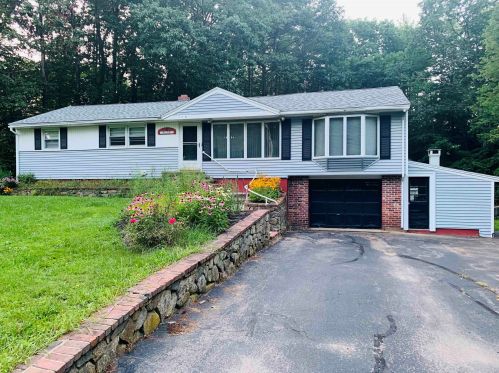 118 Grant Rd, Newmarket, NH 03857-2104