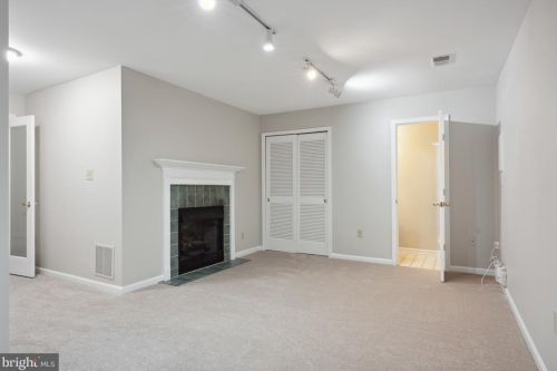 6016 Lands End Ln, Alexandria VA  22315-2666 exterior