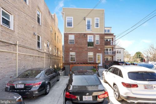 5231 Connecticut Ave, Washington DC  20015-1813 exterior