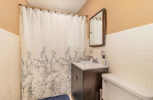 1806 Cora St, Joliet IL 60435-4319 exterior