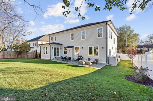 6714 Van Fleet Dr, Mc Lean VA  22101-5140 exterior