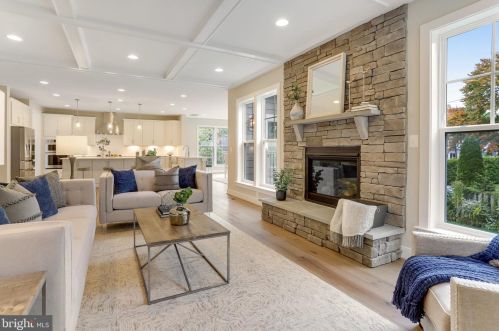 920 Darton Dr, Alexandria VA 22308-2021 exterior