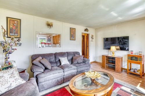 551 18 St, Babylon NY 11704-2206 exterior