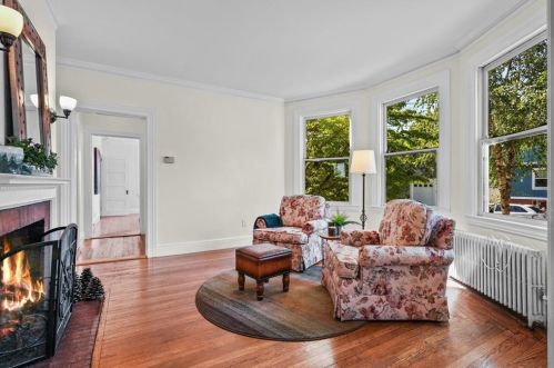 207 Butler Ave, Providence RI  02906-5312 exterior