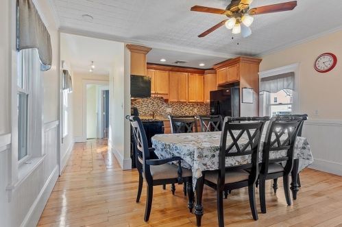 30 Maple Ave, North Andover MA 01845-3613 exterior