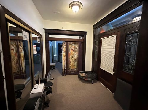 160 Highland Ave, Pittsburgh PA 15229-2715 exterior