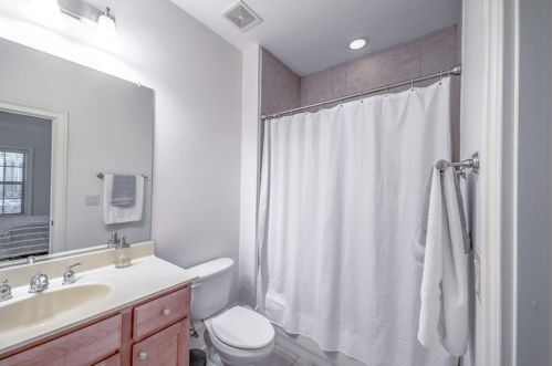 2810 Darby St, Atlanta GA  30319-3655 exterior