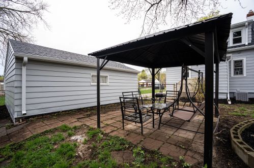 5946 40th St, Milwaukee WI  53209-3923 exterior