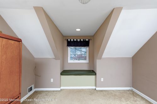 2215 Middle Ave, Point Pleasant Beach NJ 08742-5138 exterior