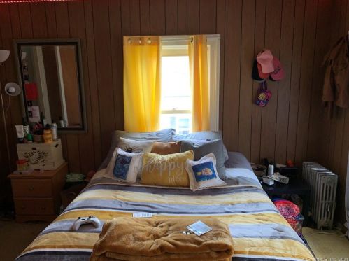 59 Mechanic St, Killingly CT 06239-2829 exterior