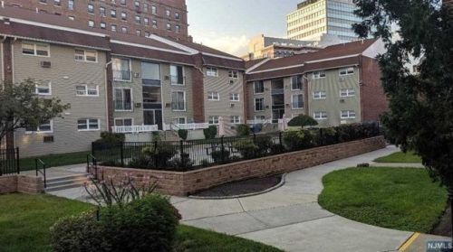 22 Dale Ave, Paterson NJ  07505-1928 exterior