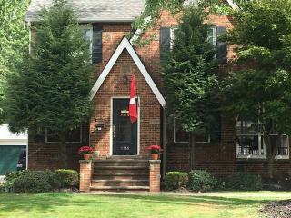 1755 Oakmount Rd, Cleveland OH  44121-4007 exterior