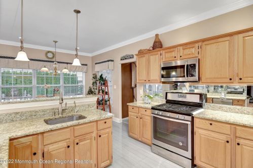 19 Cres Rd, Old Bridge NJ 08857-4101 exterior