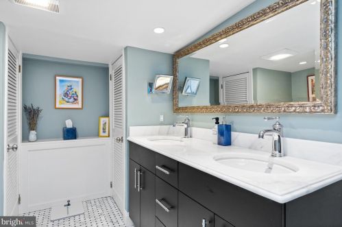 1528 Swann St, Washington DC 20009-5535 exterior