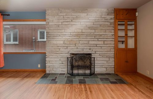 5796 Kinnickinnic Riv Pkwy, Milwaukee WI 53219-2231 exterior