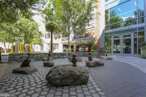 1904 Lewis Ave, Rockville MD 20851-2330 exterior