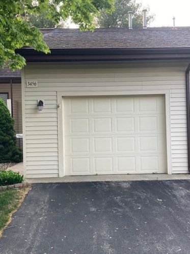 3456 Stonebluff Ln, Wyoming, MI 49519-6106