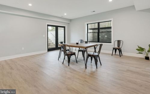 1422 Mayflower Dr, Mc Lean VA 22101-5615 exterior