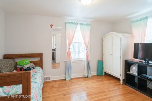 2445 13 Ave, Broadview IL 60153-1407 exterior