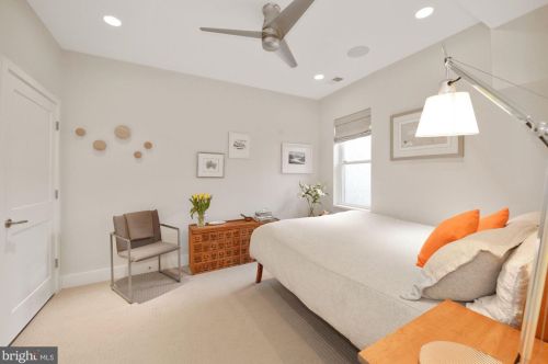 1221 T St, Washington DC 20009-7535 exterior