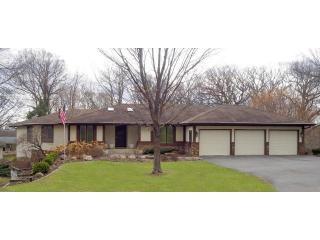 12209 Golden Acre Dr, Hopkins, MN 55305-2835