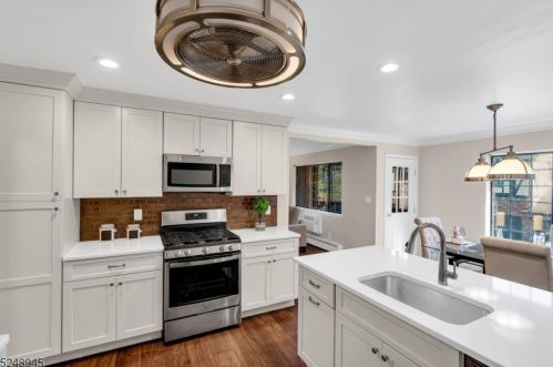 2 Avon Ct, Chatham Township, NJ 07928-1763