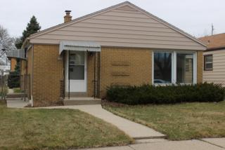 4209 74th St, Milwaukee, WI 53216-1076